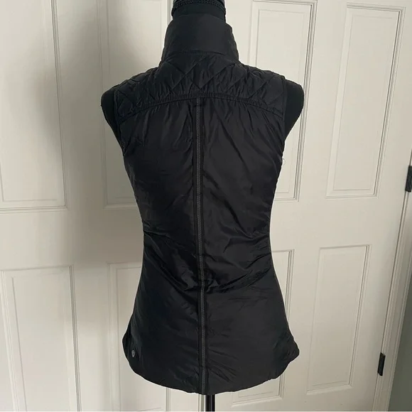 lululemon athletica black/gray down reversible vest size 6 - Picture 3 of 9